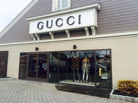 gucci woodbury commons reviews|gucci woodbury outlet.